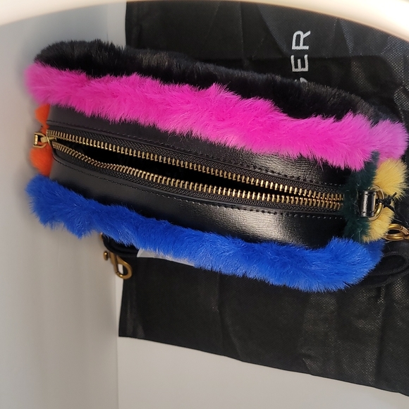 - KURT GEIGER LONDON Kensington Medium Camera Black Leather Crossbody Bag - Picture 6 of 12